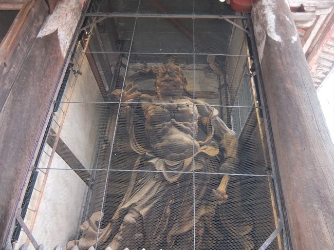 有名な金剛力士像。