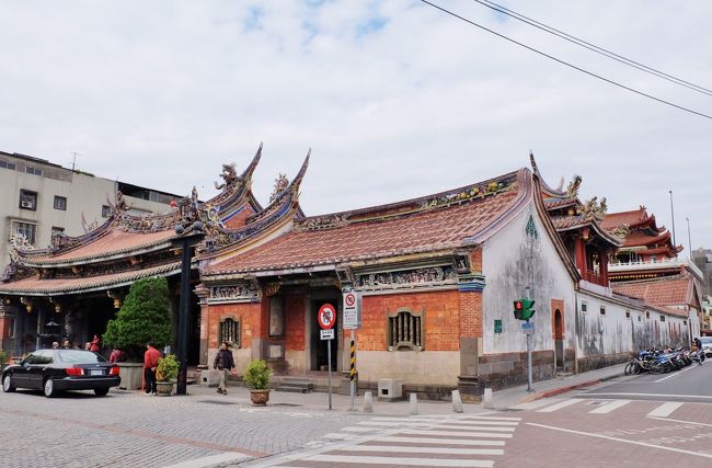 も少なく、落ち着いた感じのお宮でした。<br /><br />ここから一旦ホテルに戻って荷物をピックし、国父記念館へ。