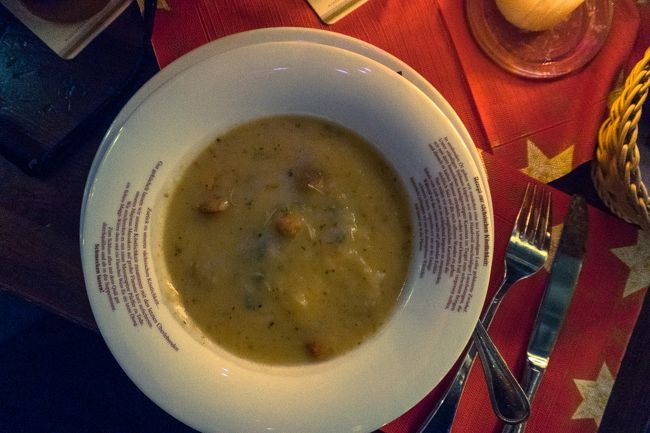 Dresden 1900というお店でスープ。ザクセン州名物。<br />名前忘れました。。。<br />