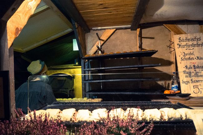 古き時代を再現した市場がありました。入場料が必要でした。