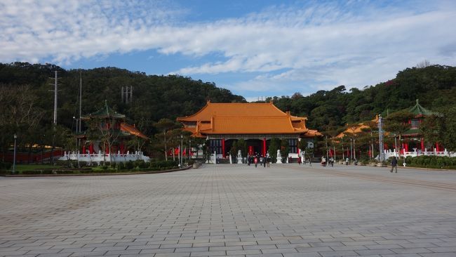 忠烈祠とは台湾の靖国神社のようなところ,とのこと。衛兵交代式をじっくり鑑賞しました。