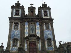 アズレージョの教会その３、サント・イルデフォンソ教会。

これで、この日見ると決めていたアズレージョの教会はクリアしました。