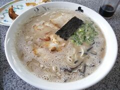 せっかく久留米にきたので、ラーメンを。


子どもに「何食う？」と、聞いたら「ラーメン！」といいます。

嫁さんがいないときはだいたいラーメン食べてます。

