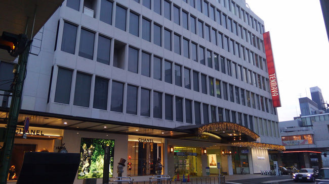 岡山天満屋。地下に降りてみると、店員さんよりお客さんのほうが多くてびっくり(笑)。さすが大都会・岡山！