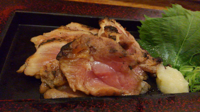 続いて、おかやま森林鶏のたたき。さっきからたたいてばっかりですね。しっかり味がついていて大変美味でございます。