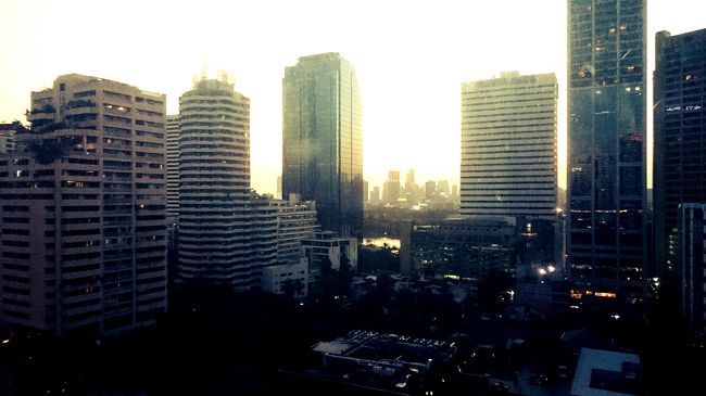 部屋は西向きなので、サンセット(*´∇｀*)<br /><br /><br />このホテルは情報も少なくて、来るまでは不安もありましたが、私たち的には大満足です♪<br />