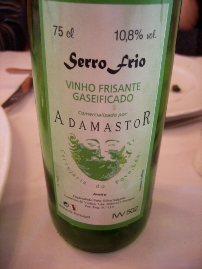 　このお店は自分のブランドのwineを持っていた。ボトルを数人で分けていただいた。