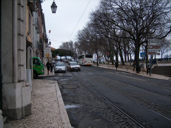　ここはレールがあるけれど、現在は廃線だそうで。地下鉄ができた時点で再度走らせるといっていたのに、走ることはなかったとのこと。