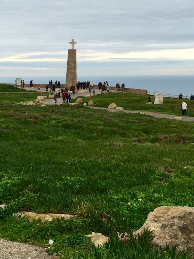 　ヨーロッパの西の端、ロカ岬これより海始まる・・。