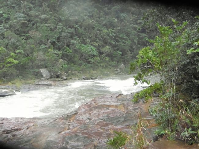 この滝が流れ下って、「マリユドゥの滝」に合流していくんですね。