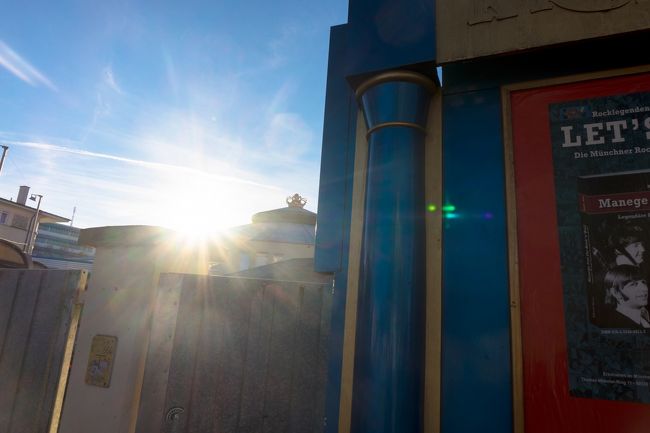 ミュンヘンは乗り継ぎで一泊でしたので、あまり探検できませんでした。<br />二日後にミュンヘン中央駅が<br />「テロの脅威が有りうる」<br />ということで封鎖になったことをニュースで知りました。おそろしや。。