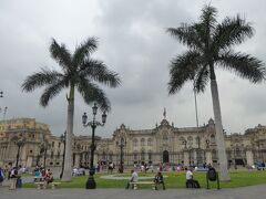 【アルマス広場】

アルマスは「武器」という意味で、
他の都市にも同じ名前の広場があった。