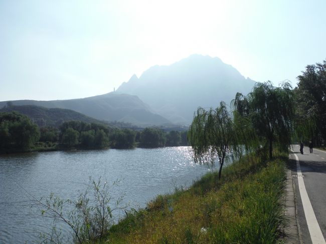 さっきの地図の右端の湖の周り。