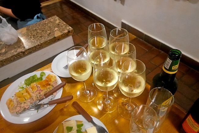 最初ビール　その後白ワイン　Weishrieslingは美味しかったがReinrieslingはあまりおいしくない