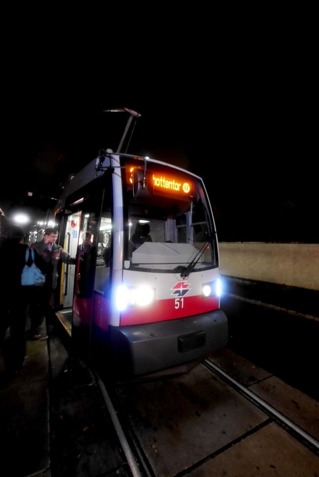 37番のHohe Warte (Wollergasse)停留所へ