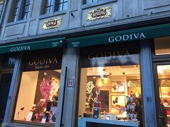 そしてＧＯＤＩＶＡ。10％割引券があったので結局こちらでチョコを購入ｗ　気さくな店員さんでした！