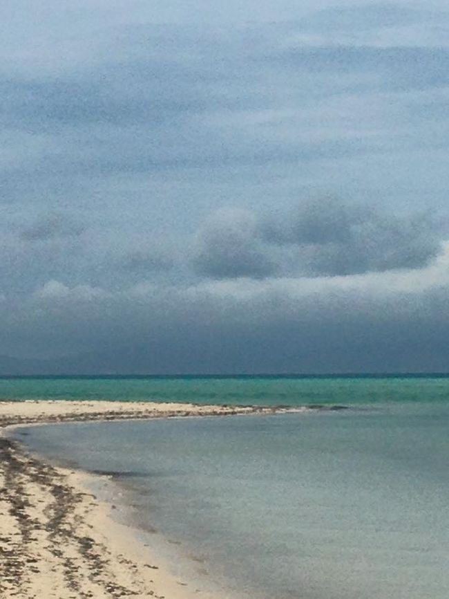 雲はありますが、青い海が見れて気分も晴れ晴れです！