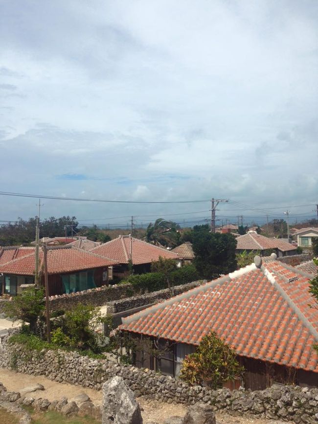 一旦自転車を返したら、徒歩で集落内を散策〜♪<br />お昼前になって人が増えてきました。