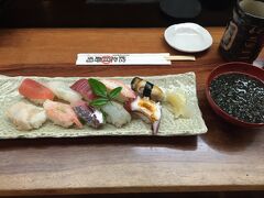 和倉温泉街の蛇之目寿司でようやくランチ。
地物の魚が新鮮で美味しかった。