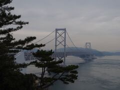 お茶園展望台から大鳴門橋を望む。
遊歩道入口から徒歩10分。