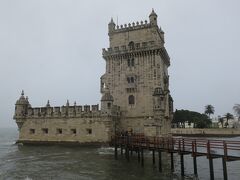 続いて、ベレンの塔に来ました。

マヌエル様式のとても美しい塔ですが、テージョ川の船の出入りを
監視する役目の要塞だったそうです。

