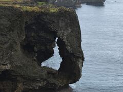 あいにくの雨風でゆっくりできませんでした
横から雨が〜　せっかくいい景色なのに〜　