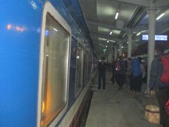 ハノイに着いた寝台車。