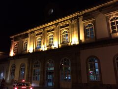 朝7時前のリスボン行き特急に乗るため、ポルト カンパニャン駅へ。