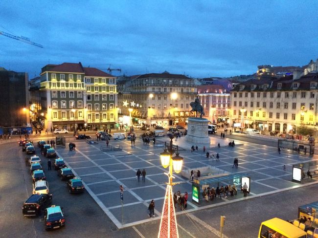 部屋からはフィゲイラ広場が見えます。