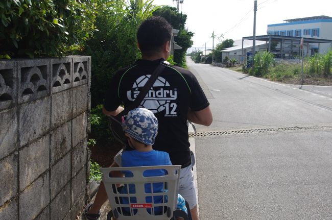 民宿をでると、映画「めがね」ででてきた民宿が見えてきます。<br />与論に来たときは「めがね」を見てなかったのであまり感動せず・・・<br />与論から帰ってきてから見ました。