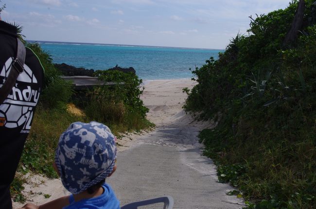 こんな隠れ家的なビーチも♪<br />サイクリングならでは。