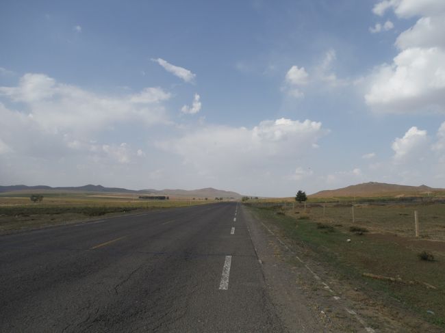 坂はあまりないし、風も追い風が続くのでペースはいい。