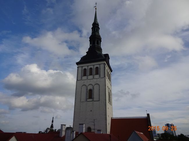 下町に戻って来ました。<br />聖ニコラス教会の塔が迎えてくれます。