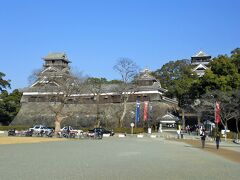 翌日、長崎を散策した後、再び熊本県内へ移動し熊本城を見学です。
（長崎の散策のようすは「その４」にまとめています。）

３日間に及ぶ九州旅行の最後の観光地です。