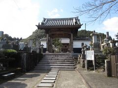 　青井阿蘇神社から数分で、幽霊の掛け軸で有名な永国寺です。無知な私は、丸山応挙の幽霊の掛け軸と思っていました。間違っていました。
