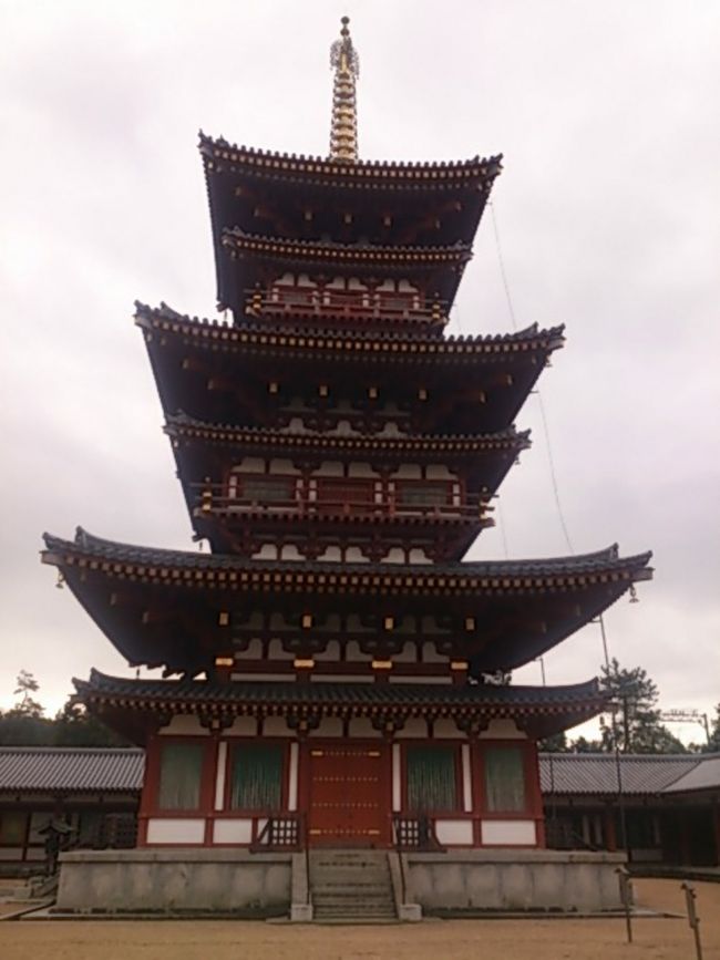 これは西棟。東棟は修理中のため見れず。