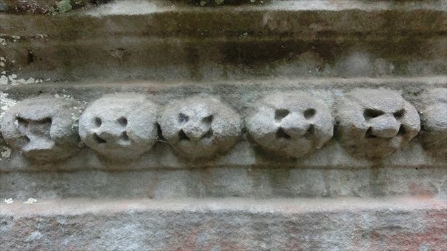 タ・プローム<br />　　アンパンマン？