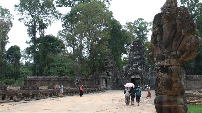 プリア・カーン<br /><br /><br />8:00プリア・カーン（近くにトイレ有）<br />8:50　出発