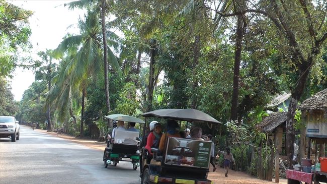 プロダック村<br />　　ヤシ砂糖農家<br /><br /><br />10:30　プロダック村（ヤシ砂糖農家）<br />10:45　出発