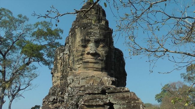 南大門<br /><br /><br />　門の上に登って撮影しました。