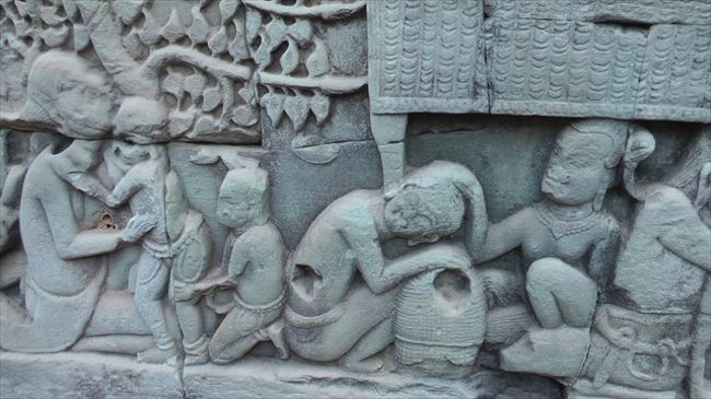 バイヨン第一回廊<br /><br />　　シラミ取り