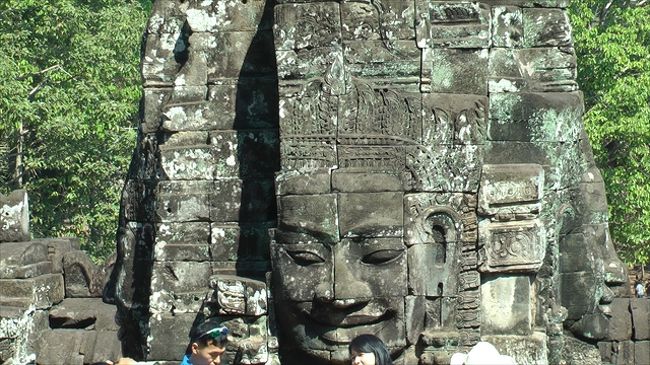 バイヨン<br />　四面観音像