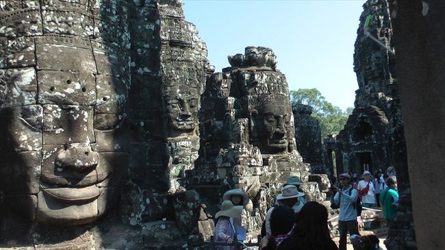 バイヨン<br />　四面観音像