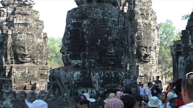 バイヨン<br />　四面観音像