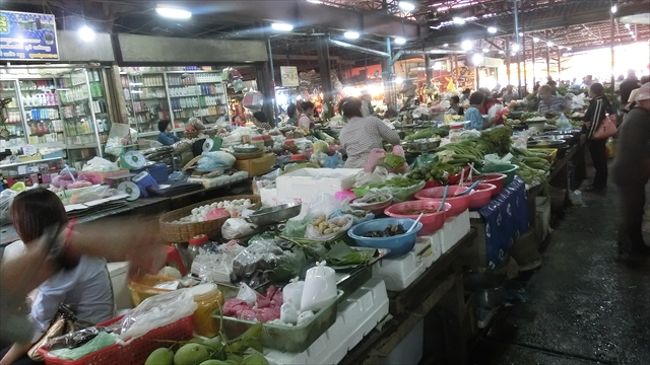 オールド・マーケット　　<br /><br /><br />15:50　オールド・マーケット　　<br />　　単独でも見学できるので、ガイドさんとはここでお別れした。<br />