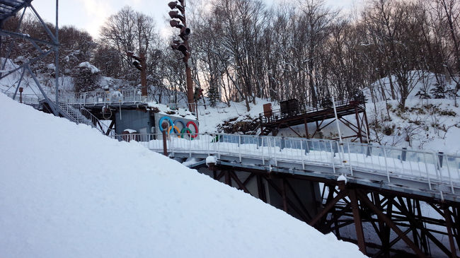 選手が飛び出していくカンテ。