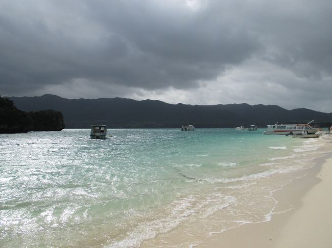 グラスボートに乗っていたのは外国人観光客だけでした。