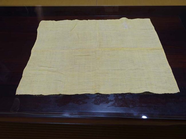 私もちょうど古陶磁を包む布が欲しかったのでこの古綿布を選んでもらい購入しました。<br /><br />これで自分へのお土産ができました。