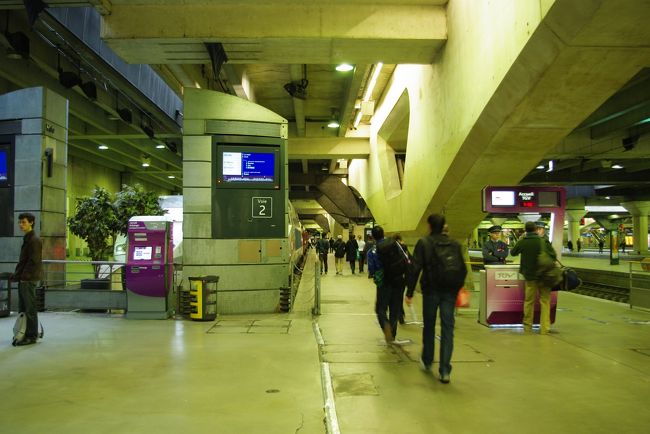 高速鉄道でレンヌ駅へ。<br />モンサンミッシェルへGO