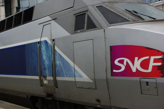 高速鉄道でパリに戻ります。